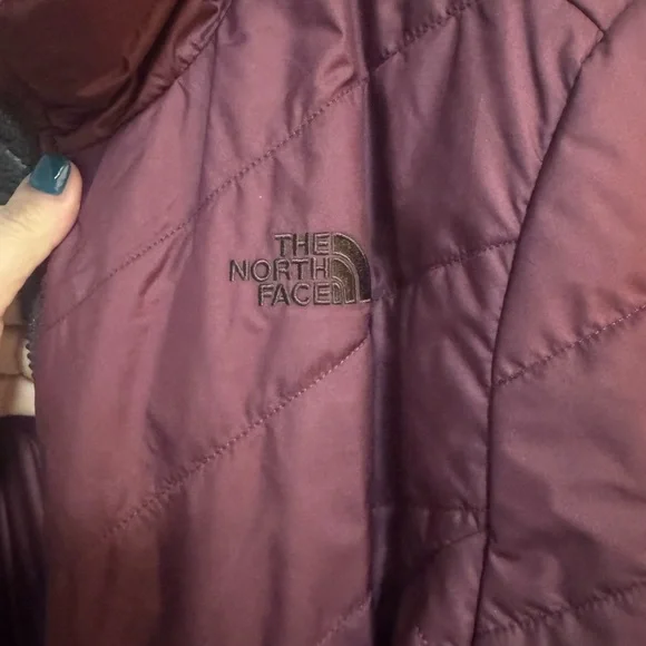 The North Face Women’s Burgundy Quilted Reversible Jacket - NWOT - Picture 2 of 7